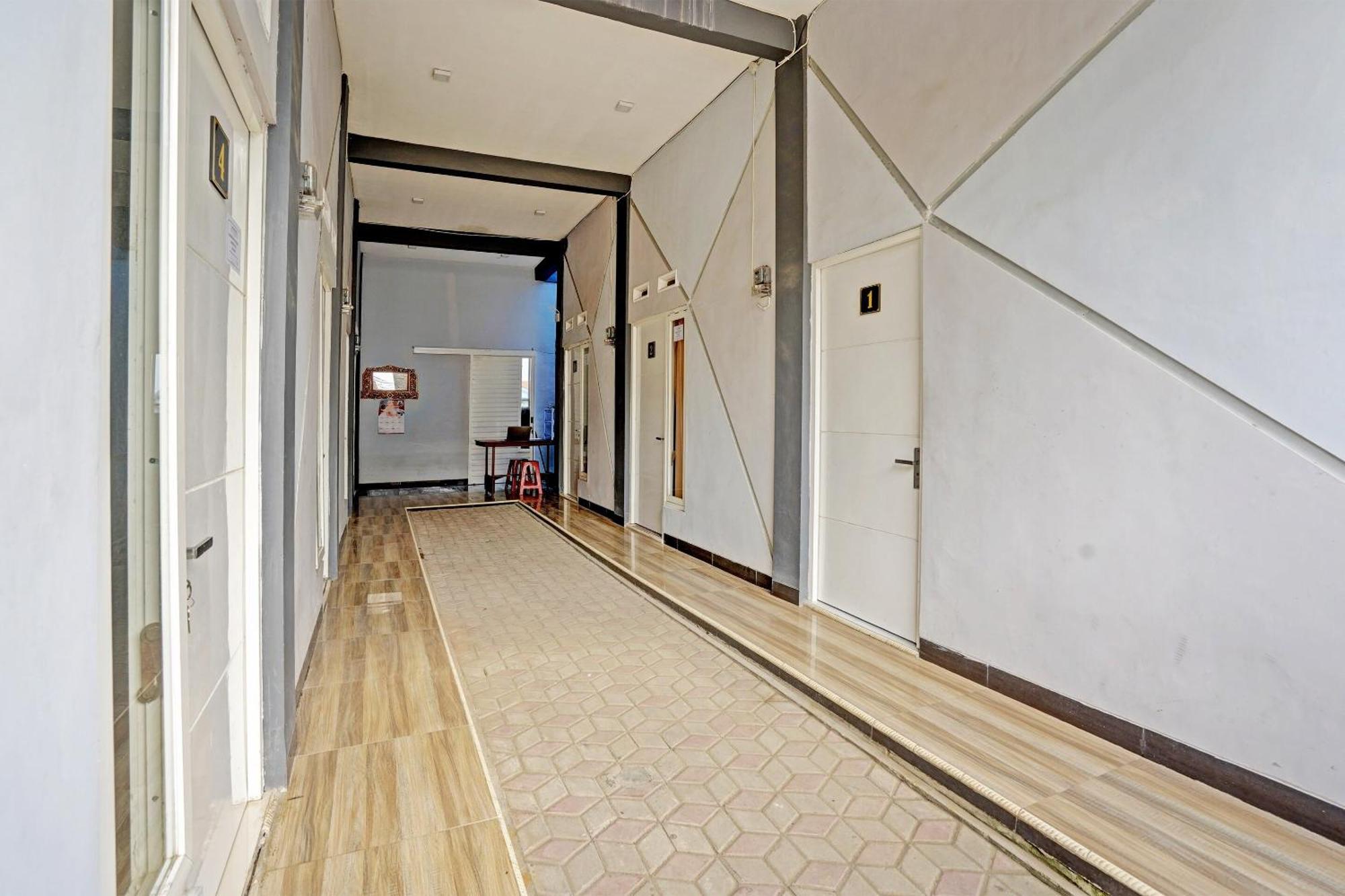 Oyo Life 91866 Paradise Ok Kost Syariah Mojokerto Exterior photo